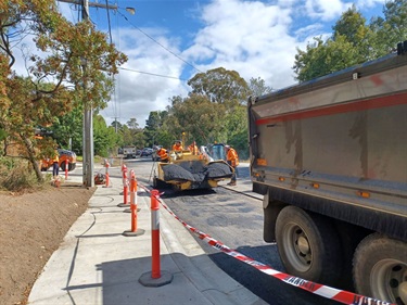 Warranwood Road footpath construction